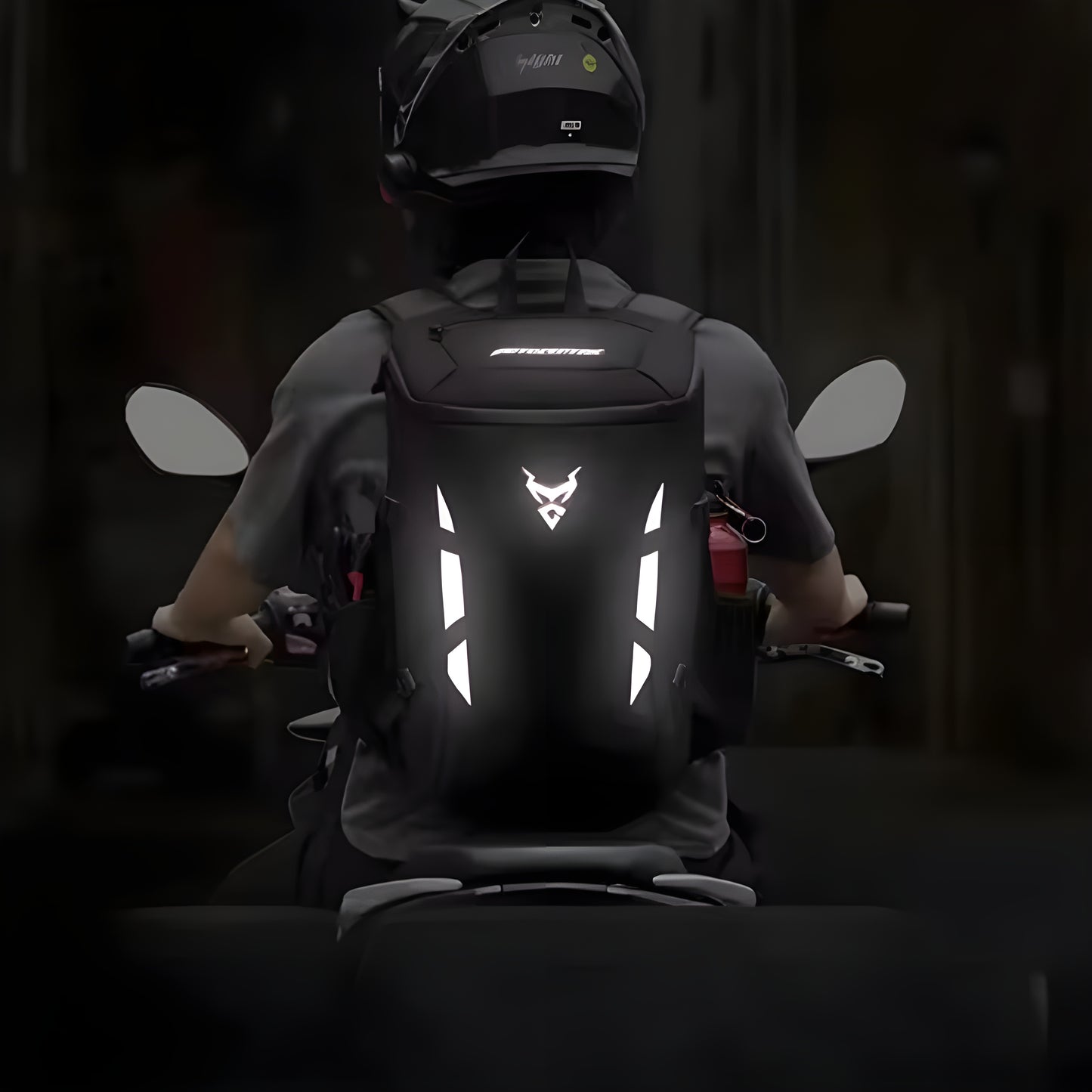 Sac à dos moto étanche 28L extensible avec sangles ajustables | TheRiderBag™