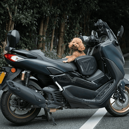 Sacoche réservoir moto rigide étanche – Compatible XMAX & TMAX | TheRiderBag™