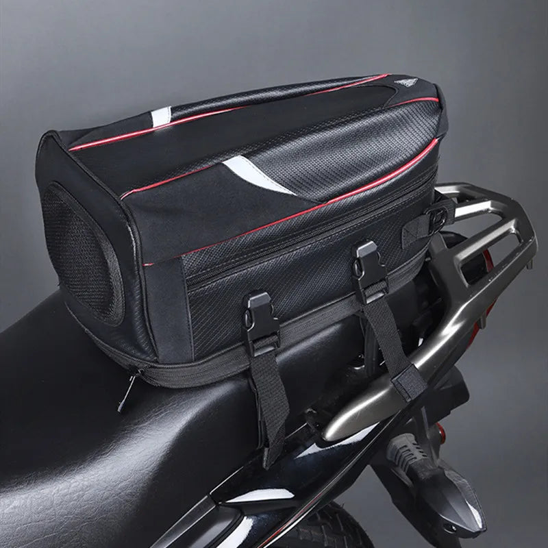 Sacoche de selle moto extensible – 800D étanche & format compact – TheRiderBag™